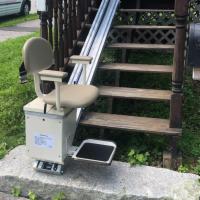 Showing Lift Installed on Outdoor Stairs